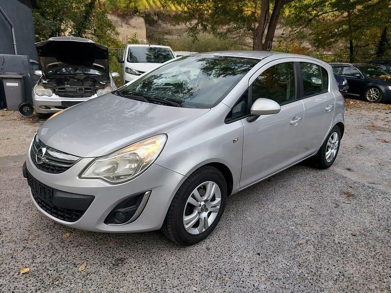 Silber Gebraucht 2011 Opel Corsa Satellite Kleinwagen | 1.999 € (Guter Preis) - Bild 1/4