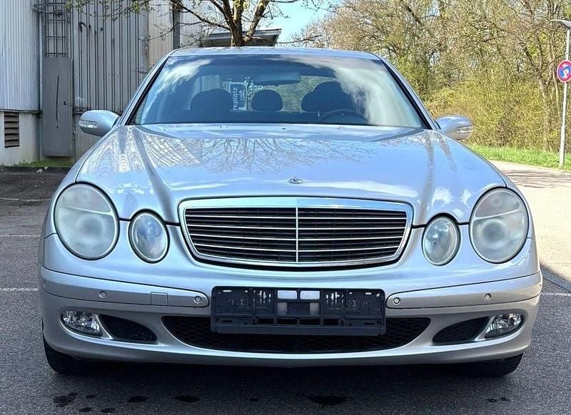 Gebraucht Mercedes E200 163 PS (119 kW) 2004 Silber Limousine