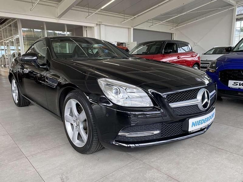 Obsidianschwarz Gebraucht 2015 Mercedes SLK200 Cabrio | 16.500 € (Fairer Preis) - Bild 1/4