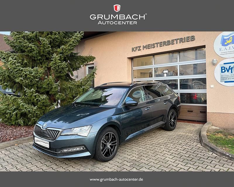 Quarzgrau metallic Gebraucht 2020 Skoda Superb Style Kombi | 26.700 € (Guter Preis) - Bild 1/4