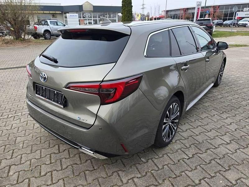 Gebraucht Toyota Corolla Style 140 PS (102 kW) 2025 Braun Limousine