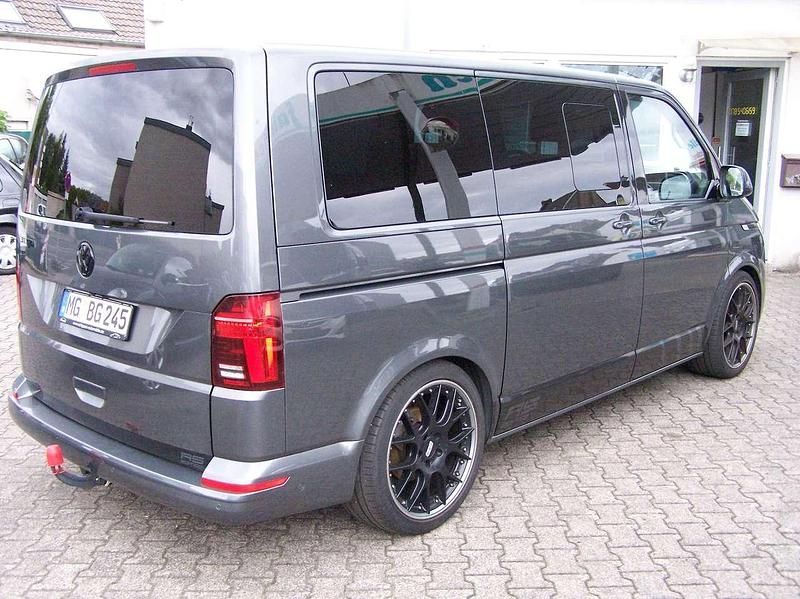 Gebraucht VW Multivan Highline 204 PS (150 kW) 2022 Grau Van