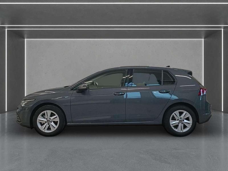 Gebraucht VW Golf VIII Life 110 PS (80 kW) 2024 Grau Limousine