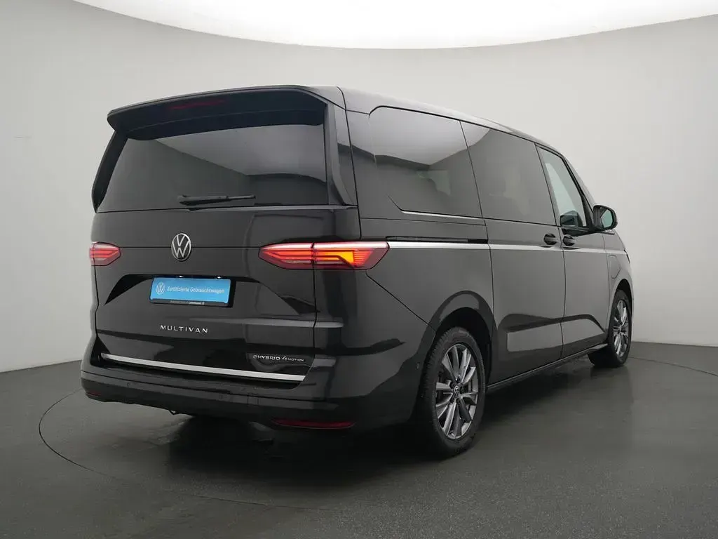 Gebraucht VW Multivan 245 PS (180 kW) 2025 Deep black Van / Kleinbus