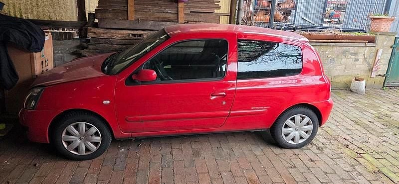 Gebraucht Renault Clio II Extreme 65 PS (47 kW) 2002 Rot Kleinwagen