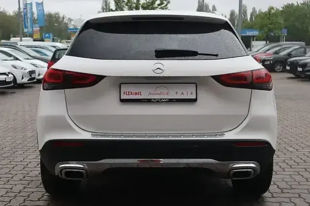 Gebraucht Mercedes GLA200 Progressive 163 PS (119 kW) 2020 Weiß SUV
