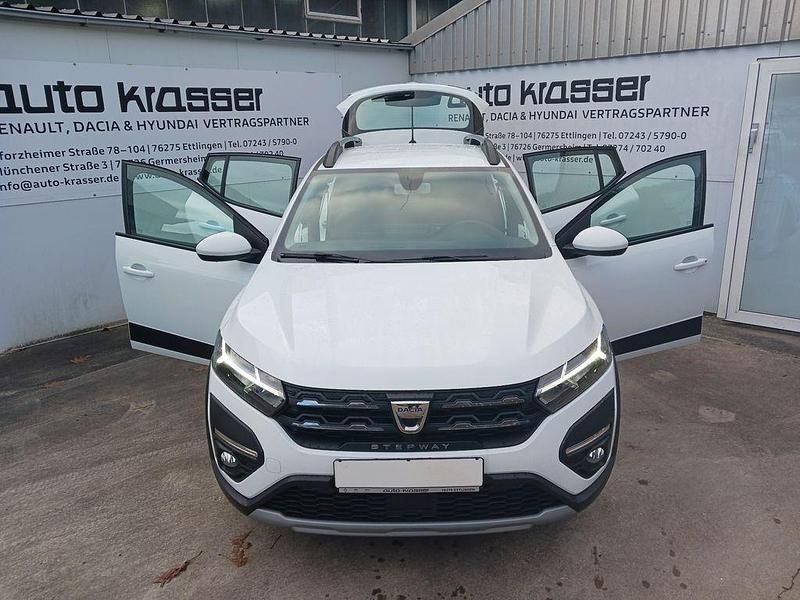 Gebraucht Dacia Sandero Comfort 101 PS (74 kW) 2021 Weiß SUV