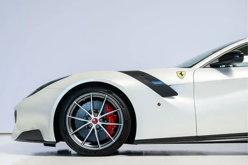 Second-hand Ferrari F12 780 CP (573 kW) 2017 Alb Coupe