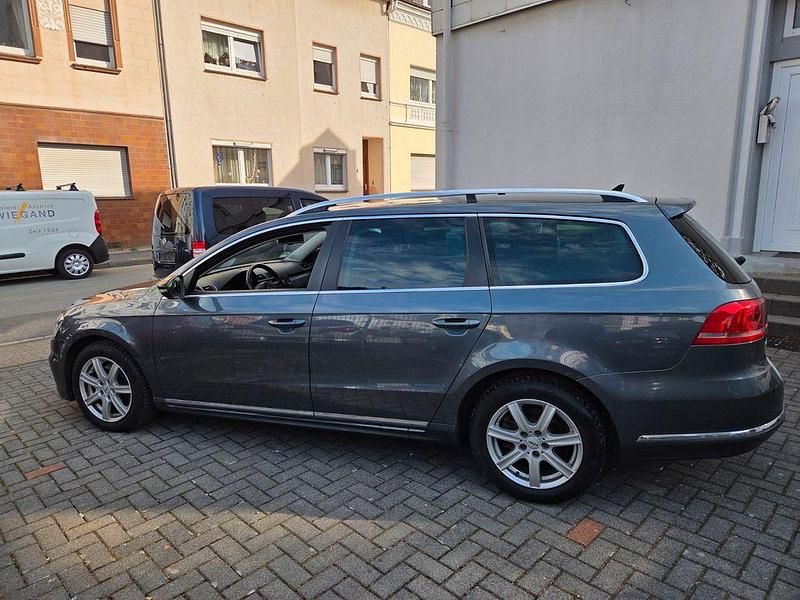 Gebraucht VW Passat Edition 140 PS (102 kW) 2014 Grau Kombi