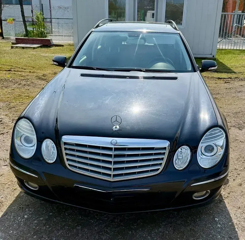 Gebraucht Mercedes E280 Elegance 190 PS (139 kW) 2008 Schwarz Limousine