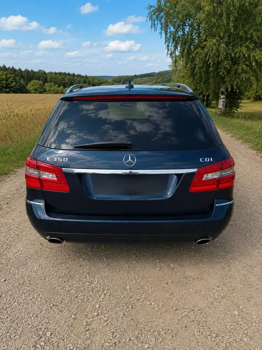 Gebraucht Mercedes E350 265 PS (194 kW) 2011 Blau Kombi