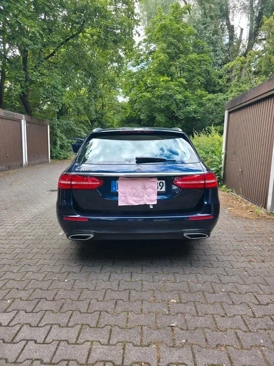 Gebraucht Mercedes E300 245 PS (180 kW) 2019 Blau Kombi