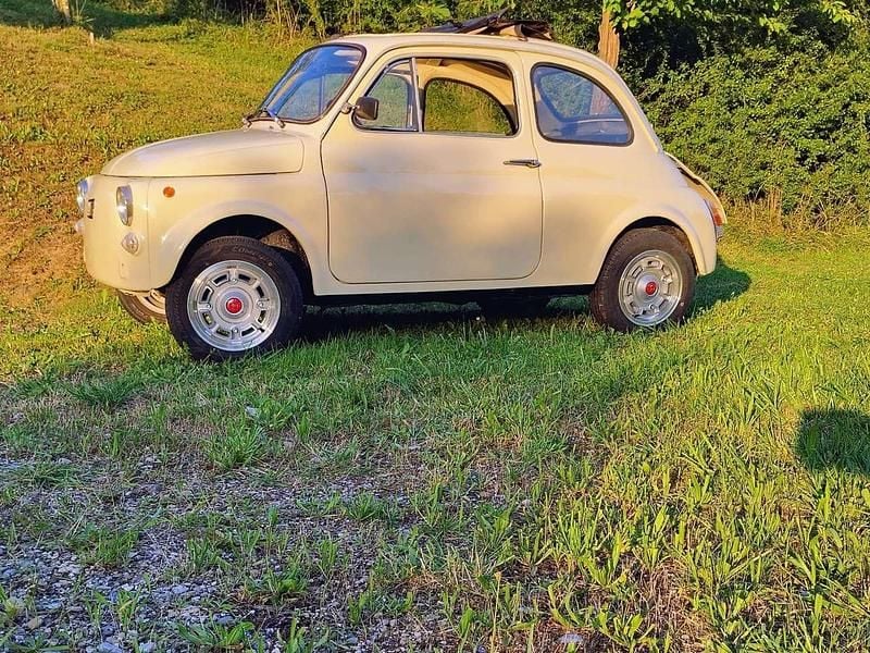 Weiß Gebraucht 1974 Fiat 500L Van / Kleinbus | 9.300 € - Bild 1/4