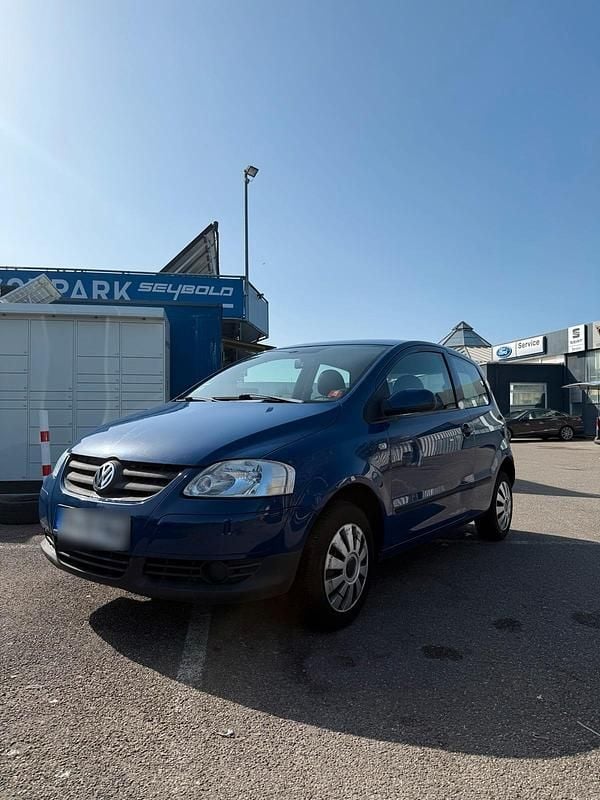 Gebraucht VW Fox 54 PS (39 kW) 2005 Blau Kleinwagen