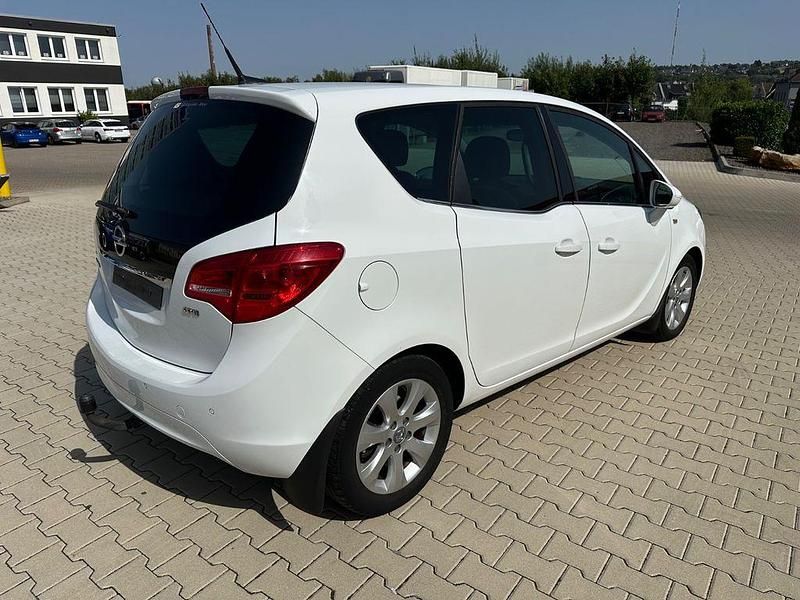 Gebraucht Opel Meriva Innovation 95 PS (69 kW) 2015 Weiß Van / Kleinbus