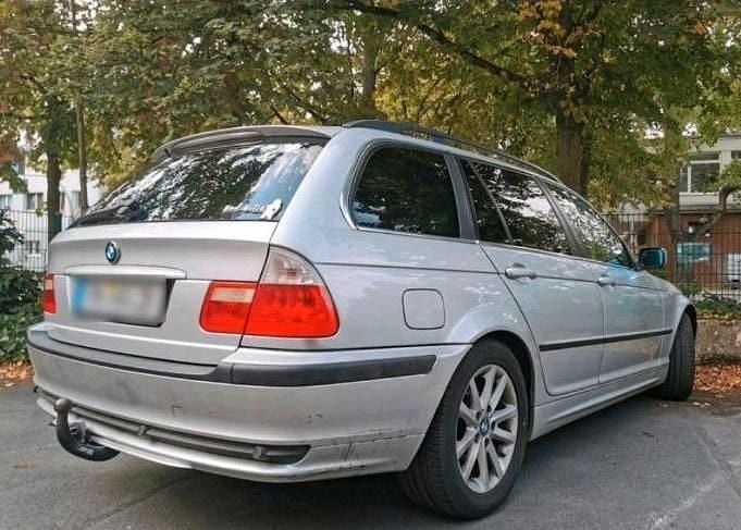 Silber Gebraucht 2005 BMW 320 Kombi | 700 € (Guter Preis) - Bild 1/3