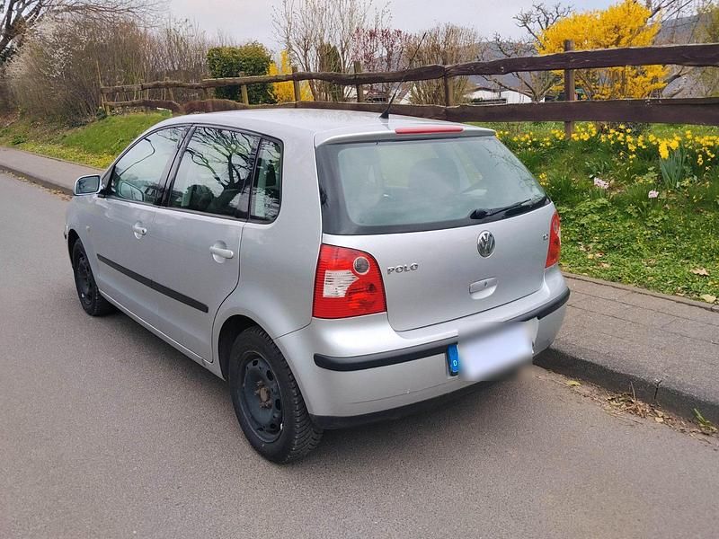 Gebraucht VW Polo 65 PS (47 kW) 2002 Silber Kleinwagen