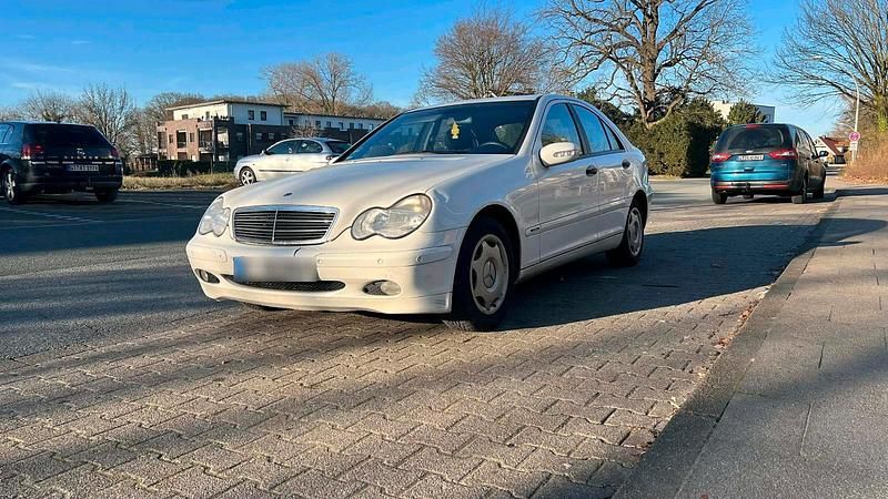 Gebraucht Mercedes C200 116 PS (85 kW) 2003 Weiß Kleinwagen