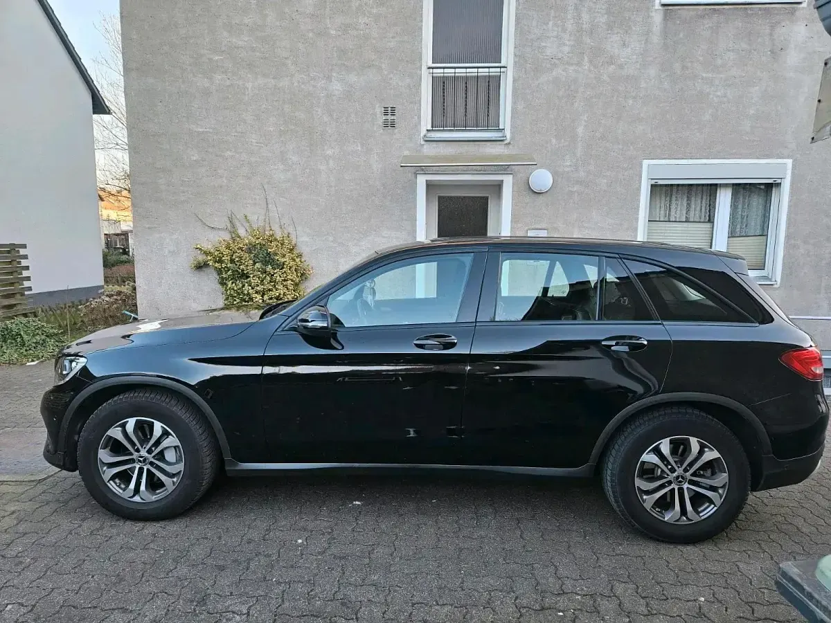 Gebraucht Mercedes GLC250 204 PS (150 kW) 2017 Schwarz SUV