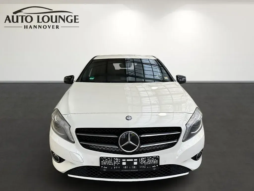 Gebraucht Mercedes A200 Night 156 PS (114 kW) 2013 Weiß Limousine