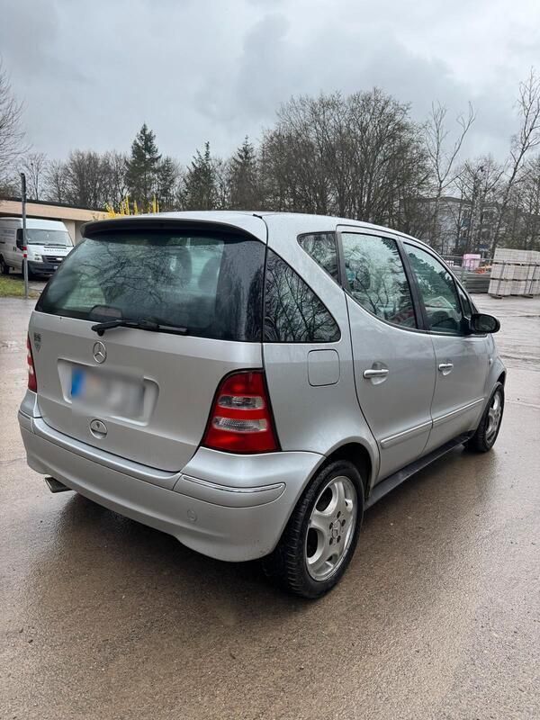 Silber Gebraucht 2002 Mercedes A160 Kleinwagen | 550 € (Guter Preis) - Bild 1/4