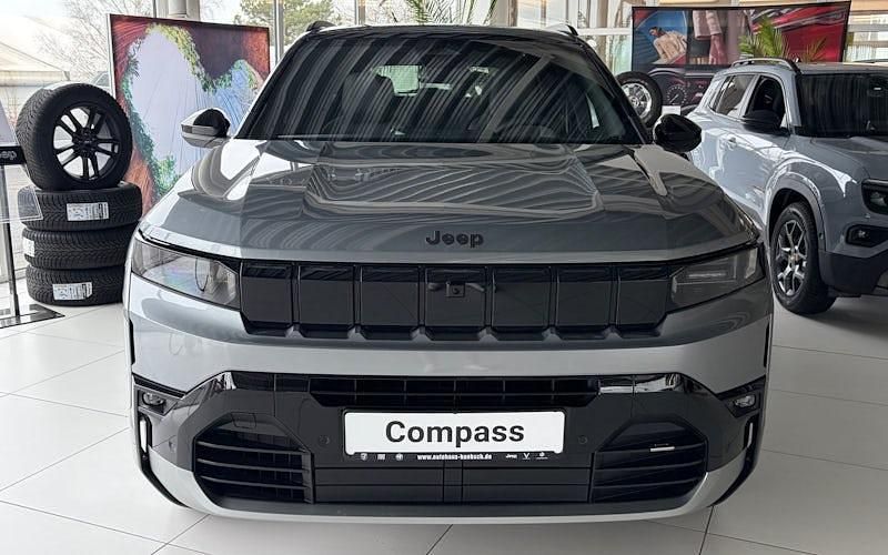 Neu Jeep Compass 145 PS (106 kW) 2026 Grau SUV