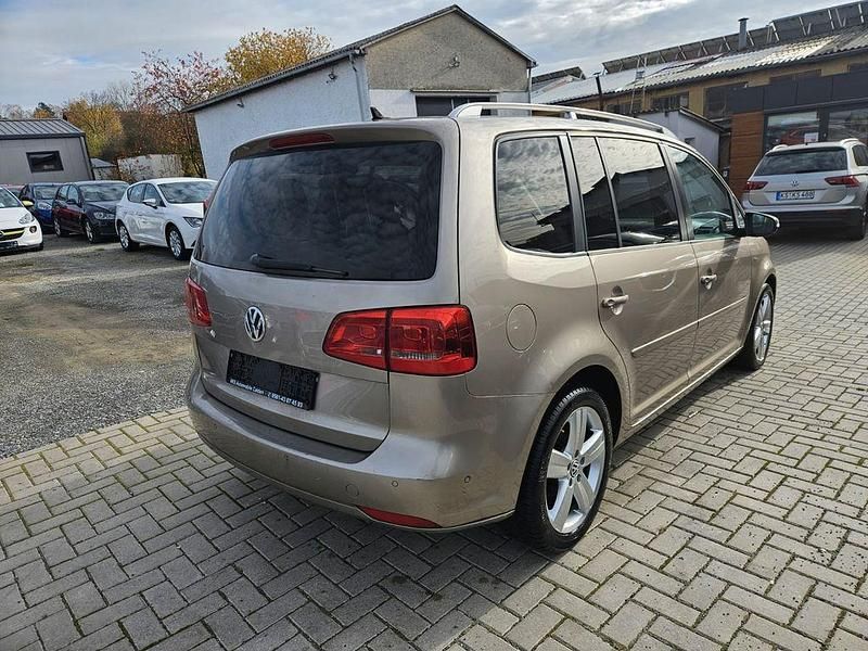 Gebraucht VW Touran Cup 105 PS (77 kW) 2014 Beige Van / Kleinbus
