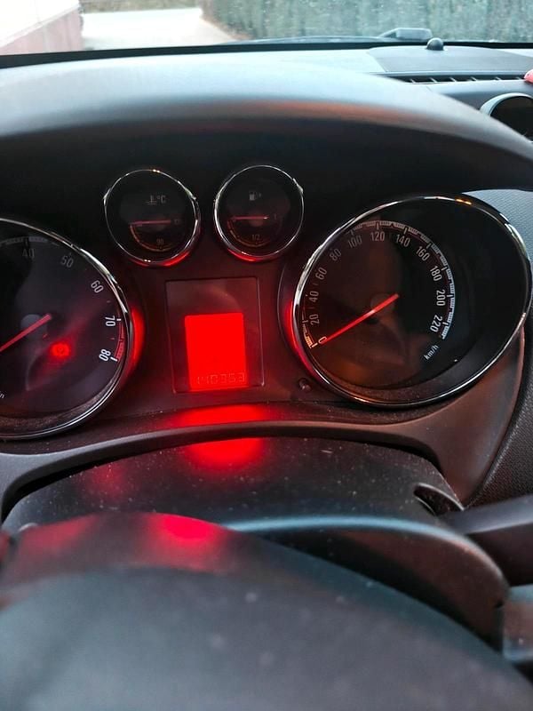 Gebraucht Opel Meriva 100 PS (73 kW) 2013 Beige Van / Kleinbus