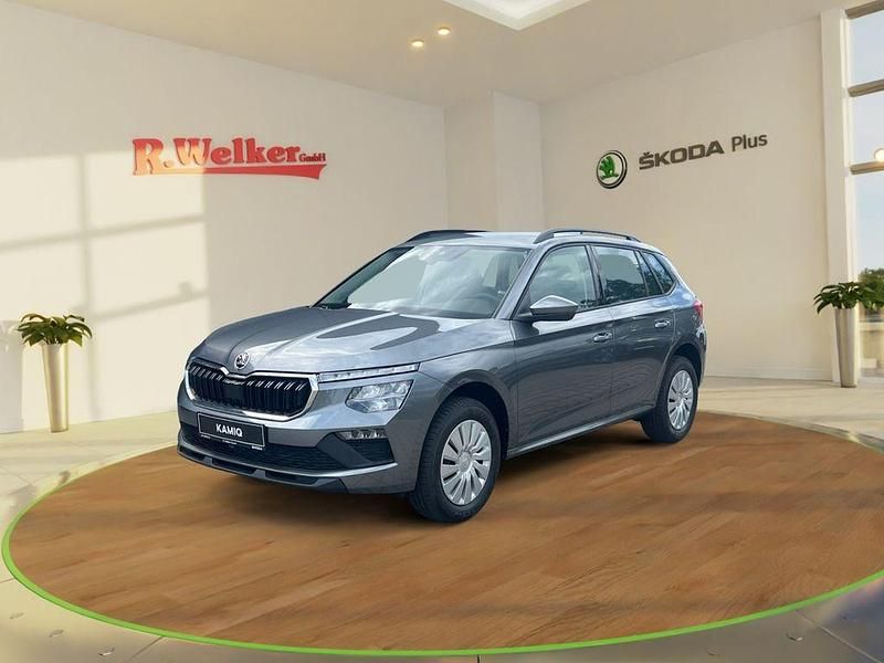 Grau Neu 2025 Skoda Kamiq Essence SUV | 27.130 € (Teuer) - Bild 1/4