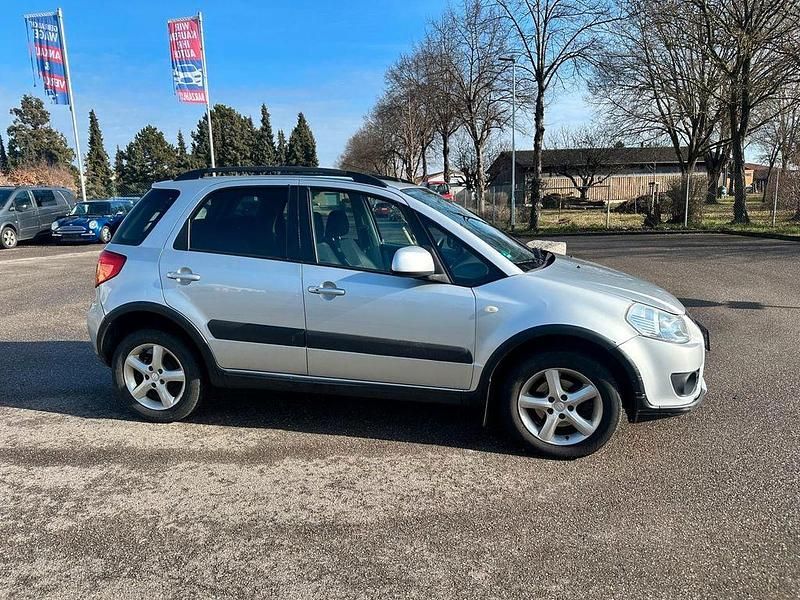 Gebraucht Suzuki SX4 Comfort 107 PS (78 kW) 2007 Silber Limousine