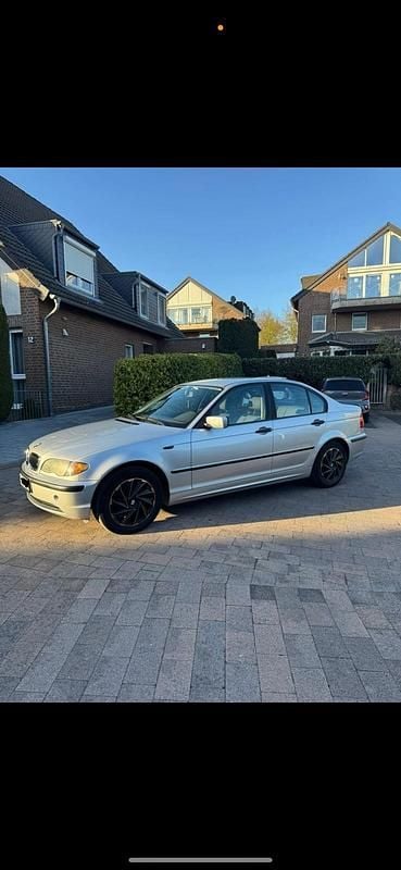 Gebraucht BMW 318 145 PS (106 kW) 2002 Grau Limousine