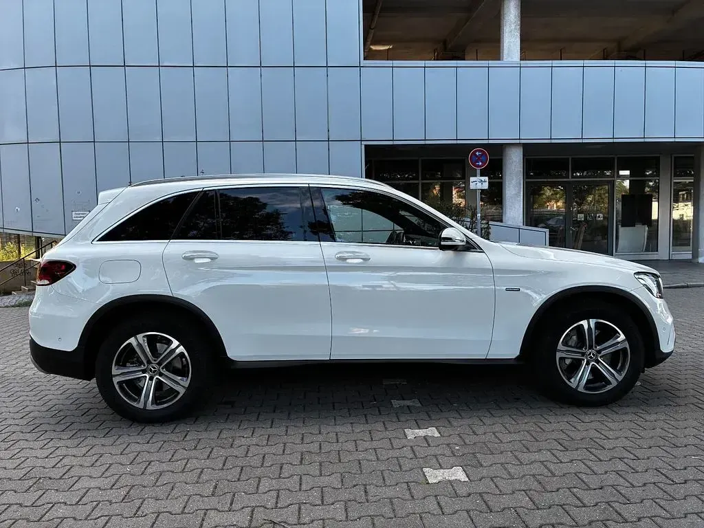 Gebraucht Mercedes GLC300e AMG 320 PS (235 kW) 2020 Weiß SUV