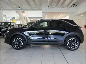Gebraucht Opel Mokka-e Ultimate 100 kW (136 PS) 2024 Schwarz (lackierung schwarz perla nera/typ aussenverkl) SUV
