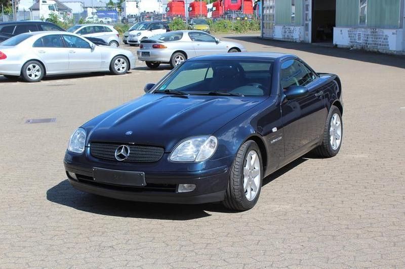 Schwarz Gebraucht 1999 Mercedes SLK230 Cabrio | 8.800 € (Etwas zu teuer) - Bild 1/4