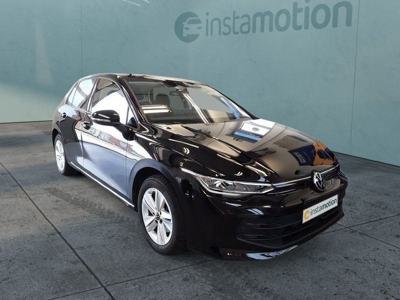 Schwarz Gebraucht 2024 VW Golf VIII Life Limousine | 31.575 € (Teuer) - Bild 1/3