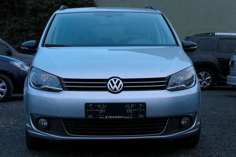 Gebraucht VW Touran Match 105 PS (77 kW) 2013 Silber Van / Kleinbus