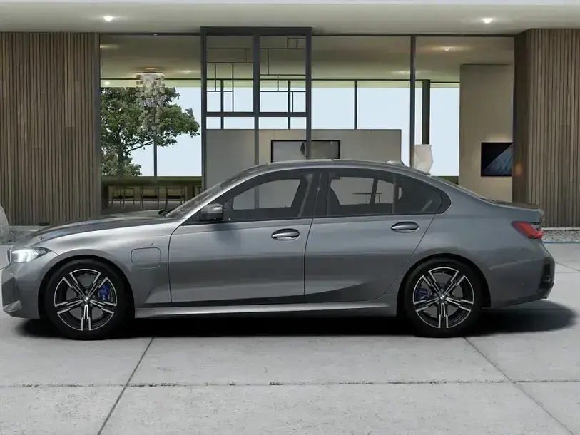 Gebraucht BMW 330e Performance 292 PS (214 kW) 2025 Grau Limousine