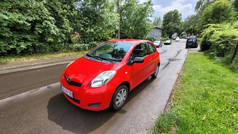 Rot Gebraucht 2009 Toyota Yaris Kleinwagen | 1.150 € (Guter Preis) - Bild 1/4