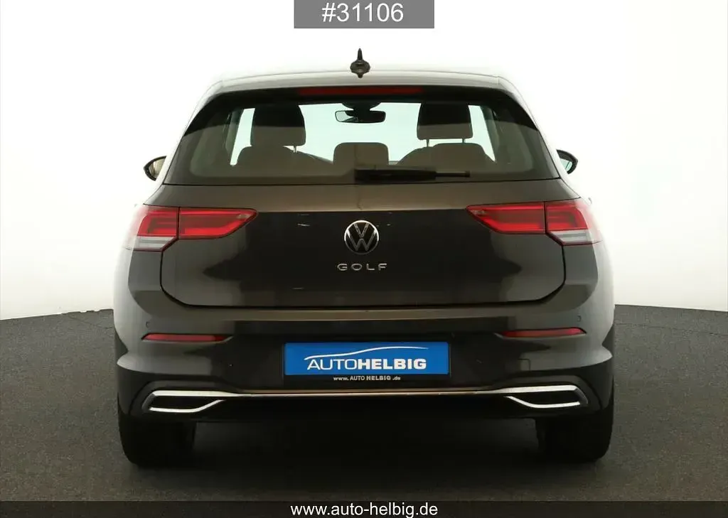 Gebraucht VW Golf VIII Style 131 PS (96 kW) 2024 Grau Limousine