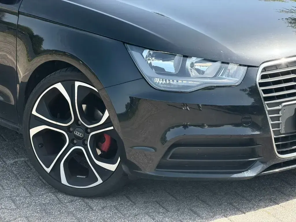 Gebraucht Audi A1 Attraction 86 PS (63 kW) 2013 Schwarz Kleinwagen