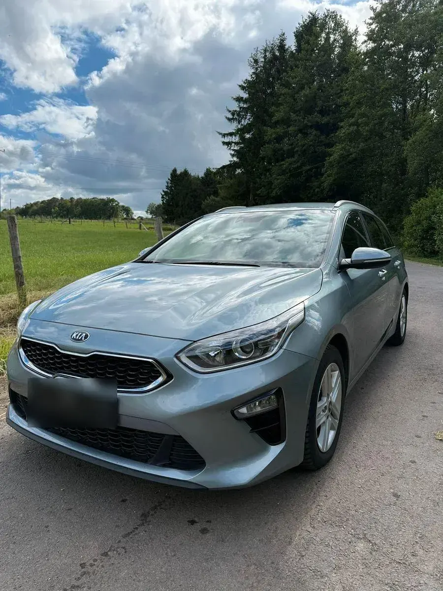 Gebraucht Kia Ceed 116 PS (85 kW) 2019 Blau Kleinwagen