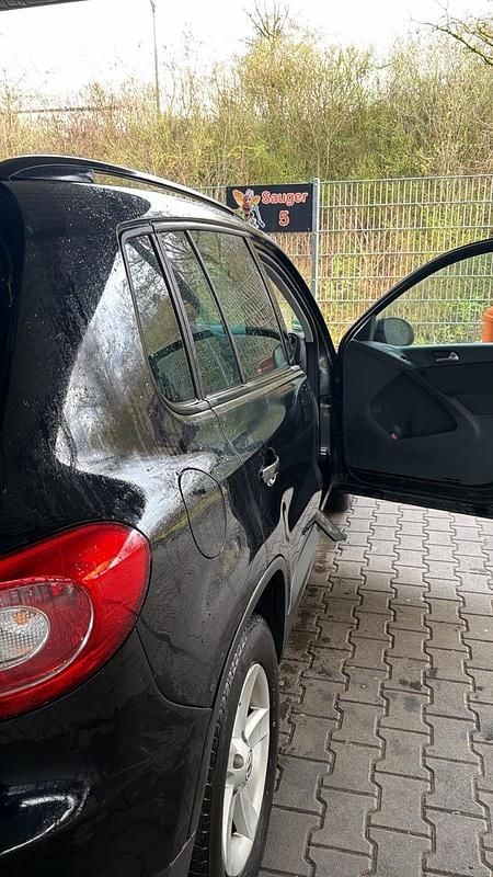 Gebraucht VW Tiguan 140 PS (102 kW) 2010 Schwarz SUV