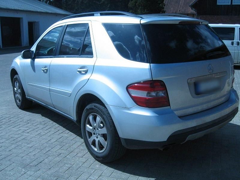Gebraucht Mercedes ML280 190 PS (139 kW) 2007 Silber SUV