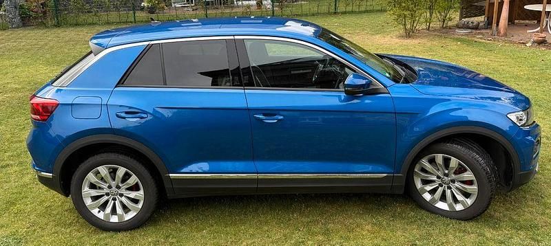 Blau Gebraucht 2018 VW T-Roc Sport SUV | 22.200 € (Guter Preis) - Bild 1/4