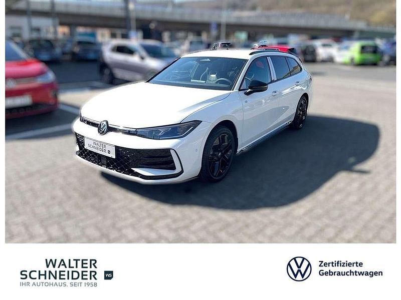 Pure white Neu 2025 VW Passat R-line Kombi | 48.980 € (Fairer Preis) - Bild 1/4