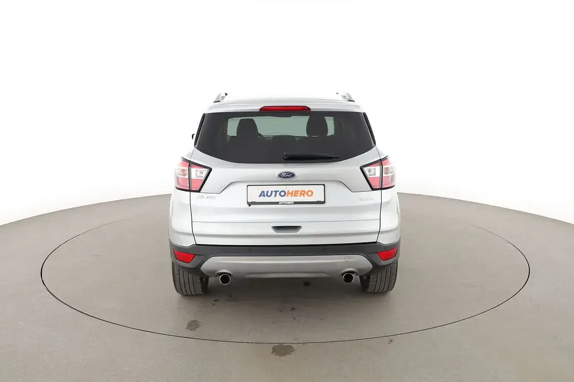 Gebraucht Ford Kuga Titanium 150 PS (110 kW) 2017 Grau SUV