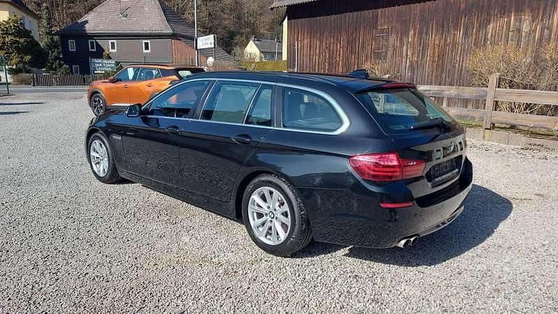 Gebraucht BMW 520 184 PS (135 kW) 2014 Black sapphire metallic Kombi