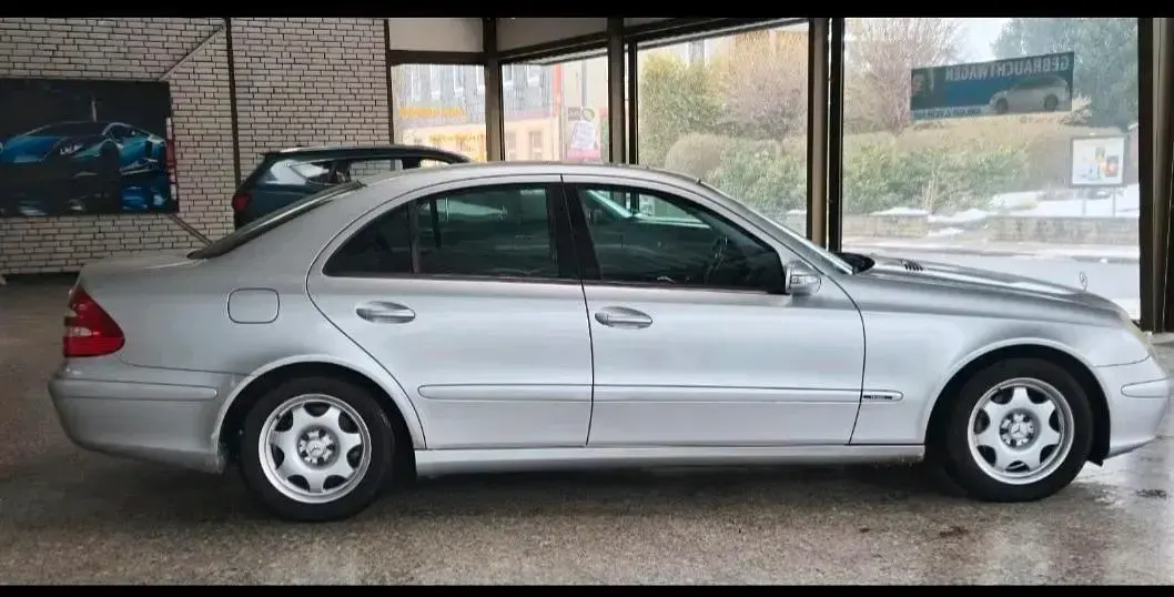 Gebraucht Mercedes E220 150 PS (110 kW) 2004 Silber Limousine