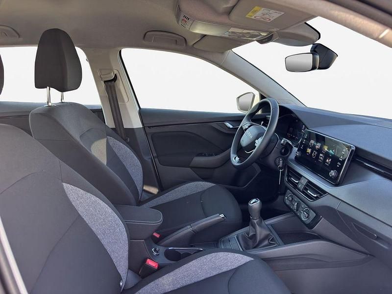 Gebraucht Skoda Scala Essence 95 PS (69 kW) 2025 Weiß Kleinwagen