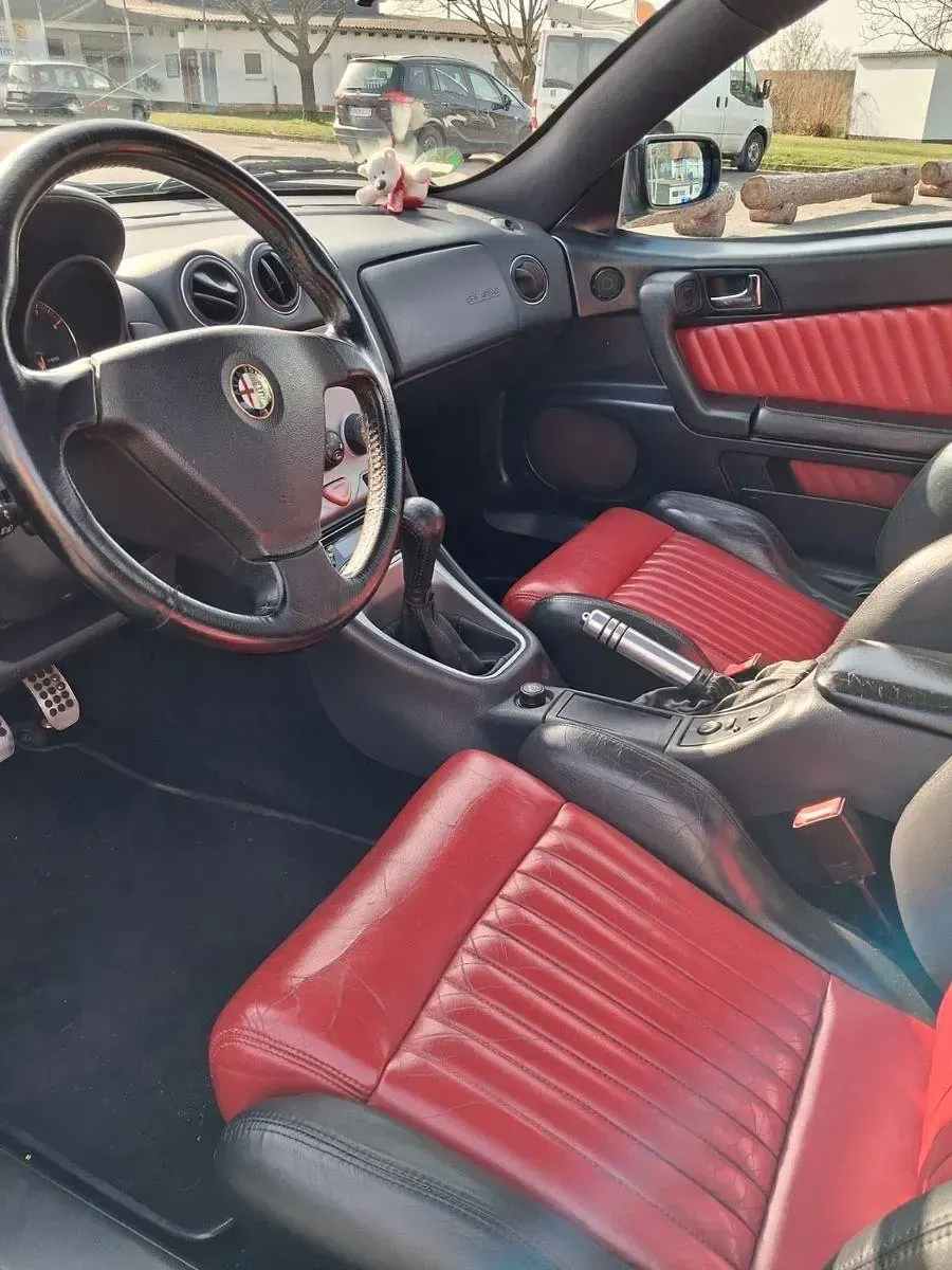 Occasion Alfa Romeo Spider 150 ch (110 kW) 2002 Noir Cabriolet